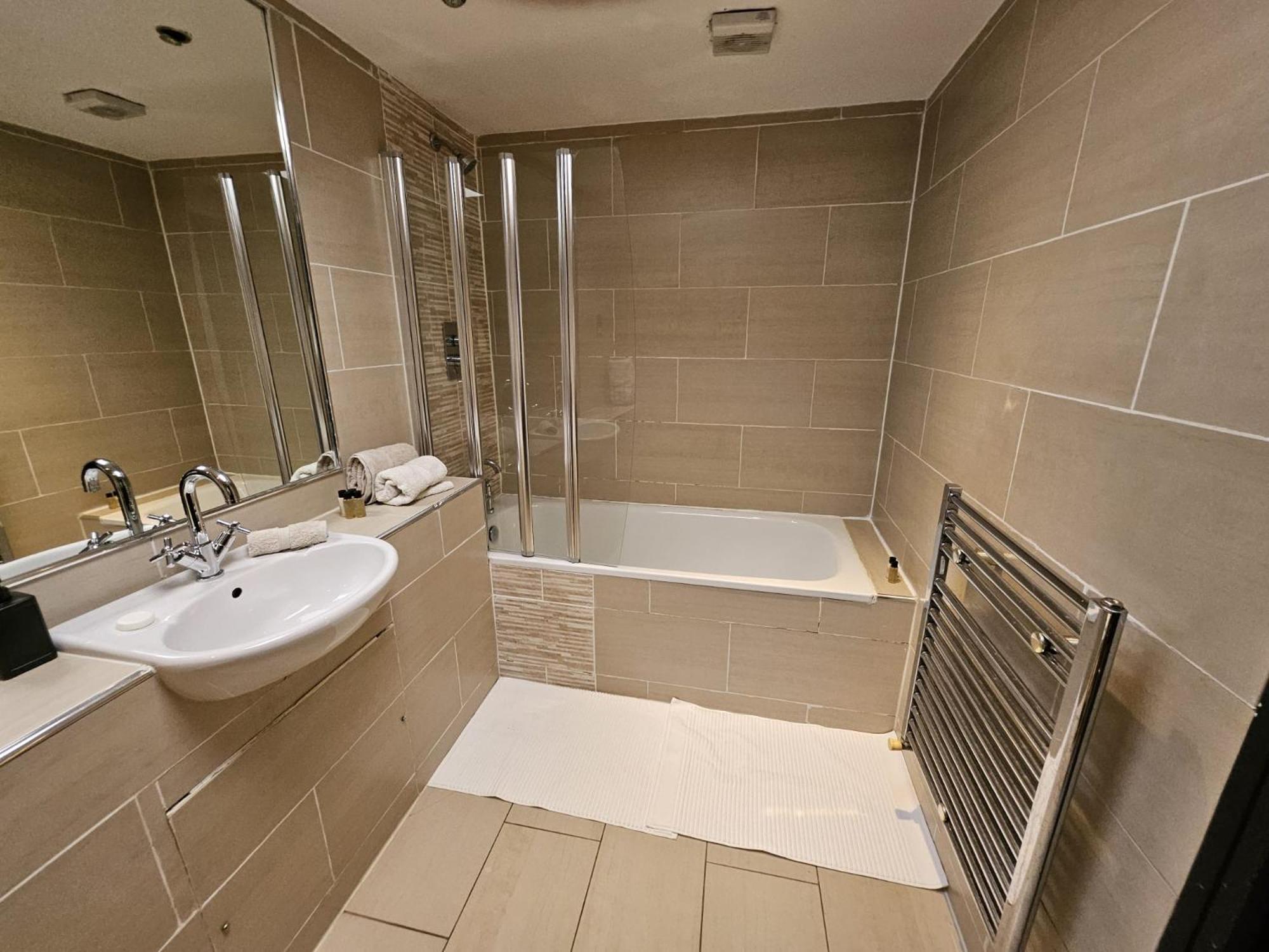 2 Bedroom City Centre Penthouse Loft Apartment Liverpool Exterior foto